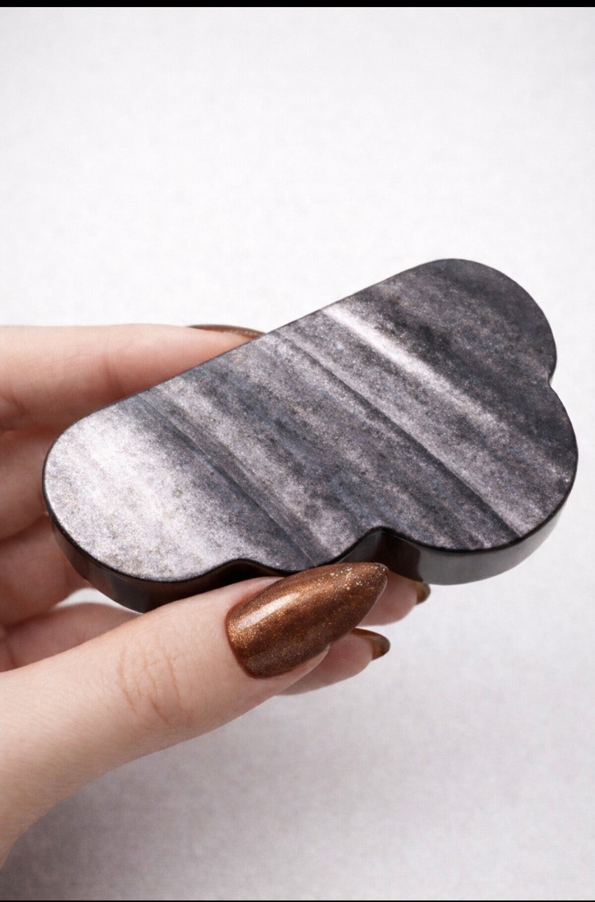 Silver Obsidian Sheen Cloud